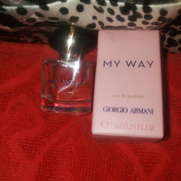 Women's Perfume (MY WAY) By GIORGIO ARMANI - Picture 4 of 16